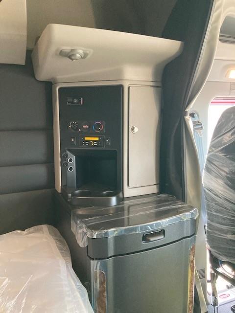 2027 Peterbilt 589-14