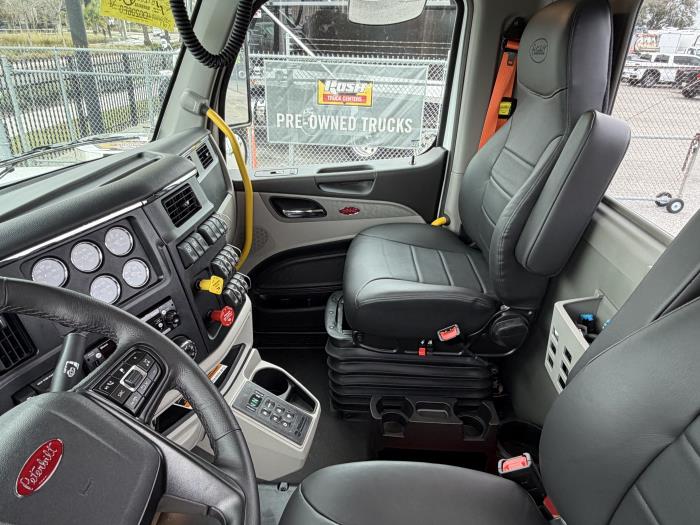 2027 Peterbilt 589-19