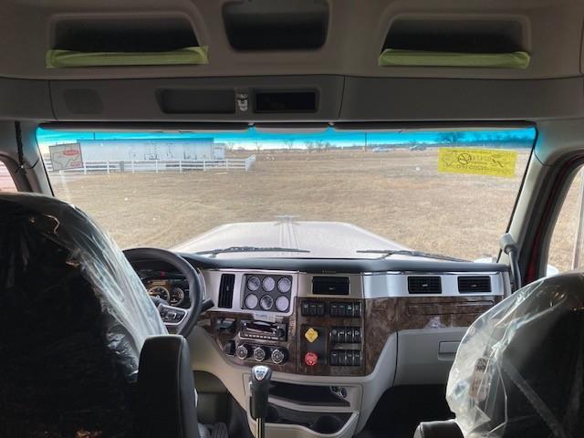 2027 Peterbilt 589-18