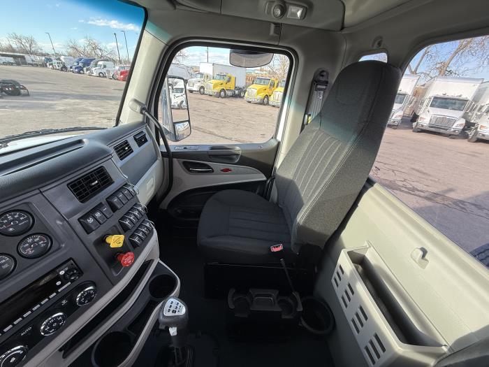 2027 Peterbilt 567-12