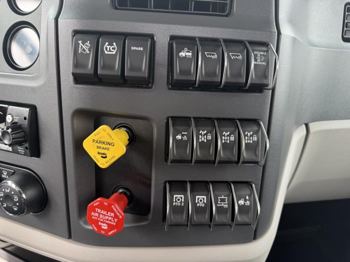 2026 Peterbilt 567-10