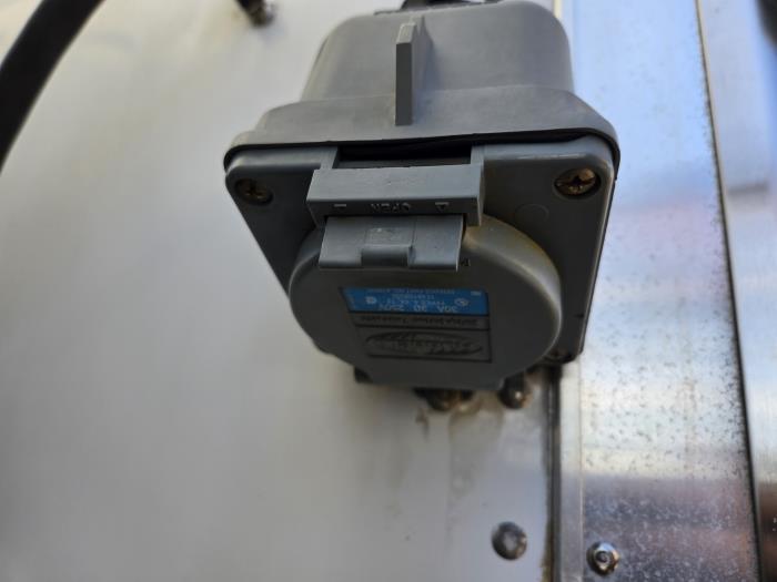 2018 Isuzu NPR-HD-11