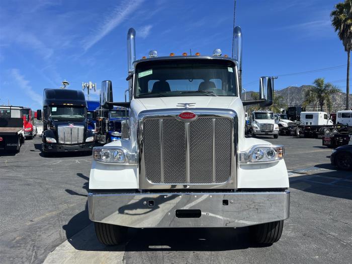2025 Peterbilt 567-2