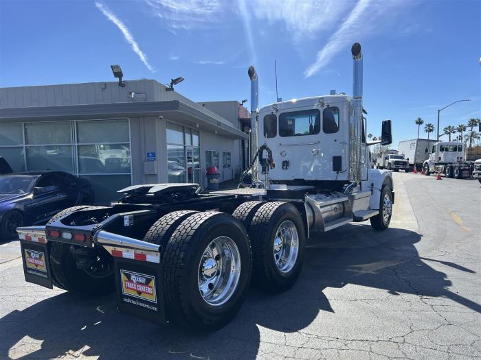 2025 Peterbilt 567-6