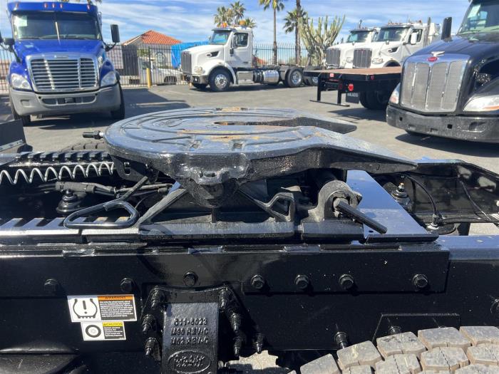 2025 Peterbilt 567-11