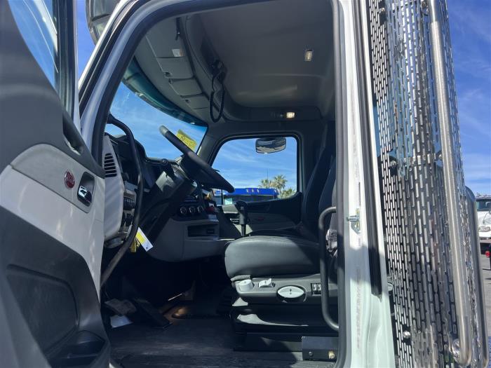 2025 Peterbilt 567-16