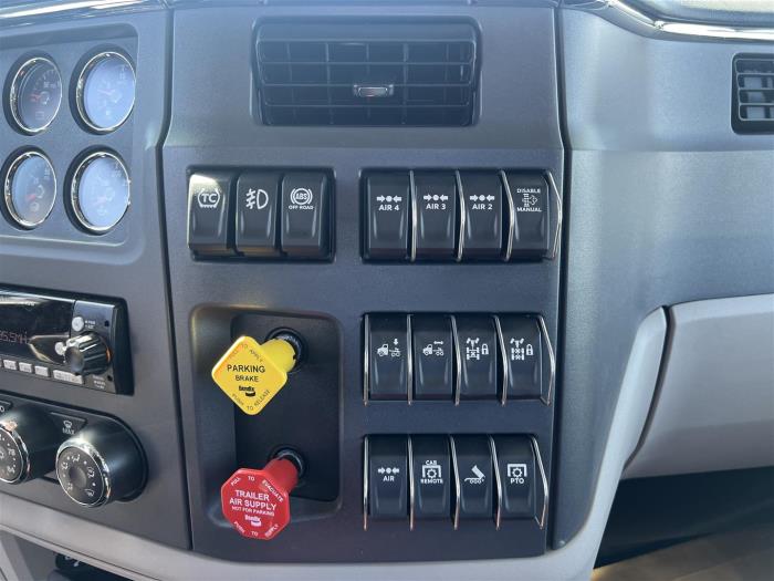 2025 Peterbilt 567-20