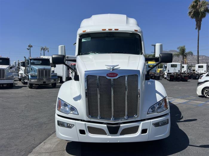 2027 Peterbilt 579-1