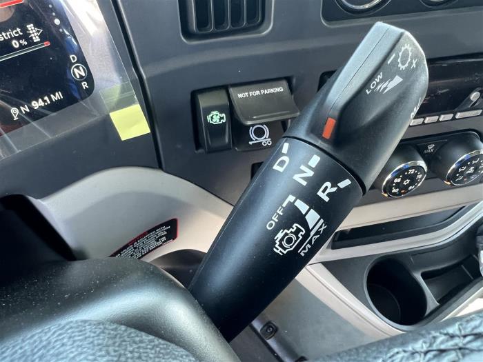 2027 Peterbilt 579-31