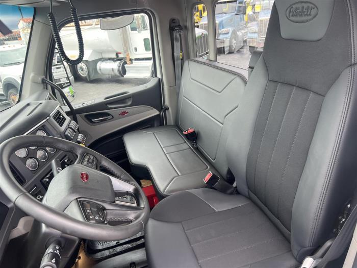 2026 Peterbilt 567-17