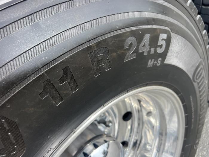 2027 Peterbilt 589-6