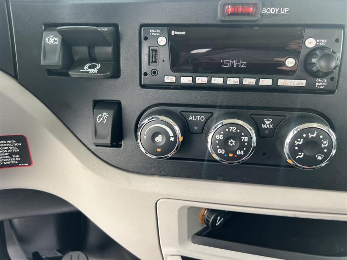 2027 Peterbilt 589-24