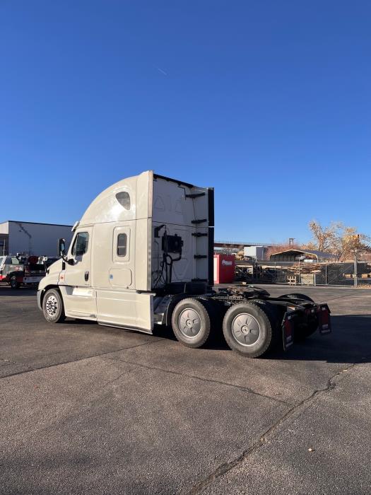 2020 Freightliner Cascadia-2