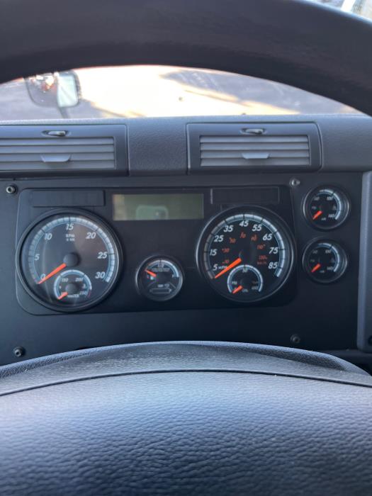 2020 Freightliner Cascadia-14