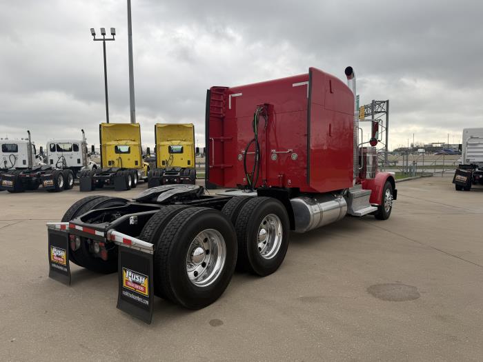 2020 Peterbilt 389-4