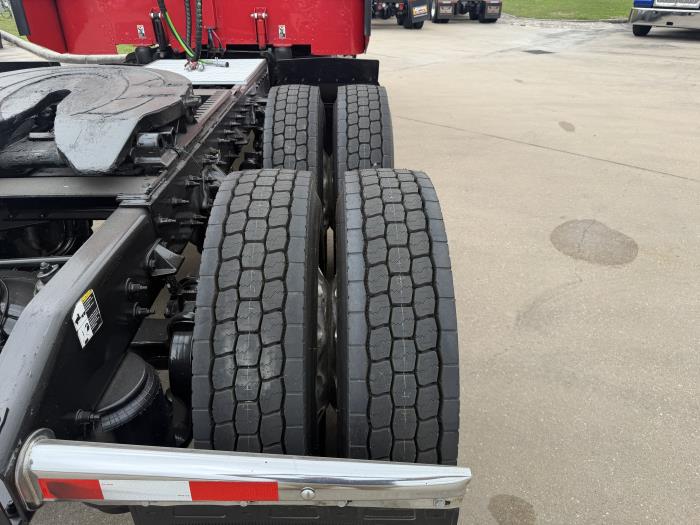 2020 Peterbilt 389-10