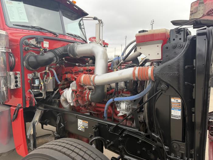 2020 Peterbilt 389-17