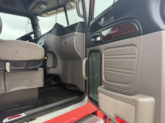 2020 Peterbilt 389-20