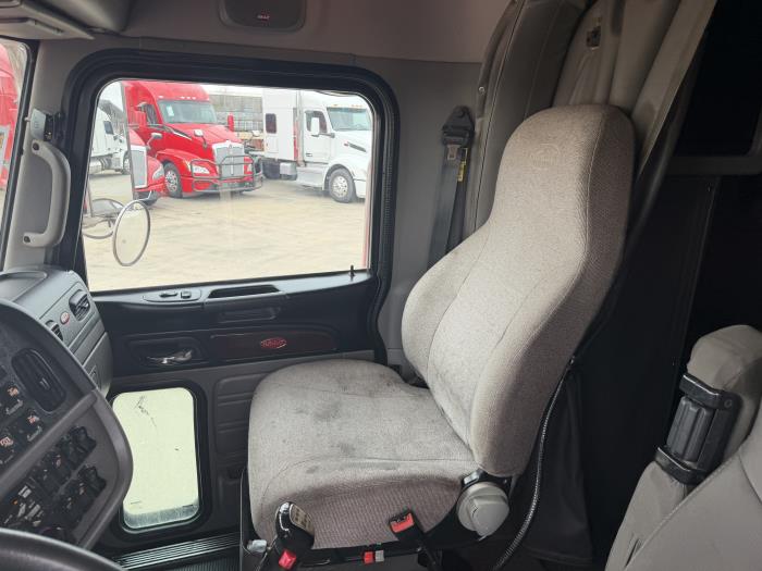 2020 Peterbilt 389-23