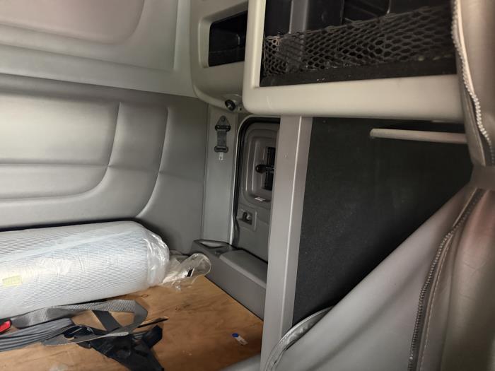 2020 Peterbilt 389-28