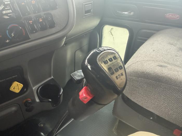 2020 Peterbilt 389-31