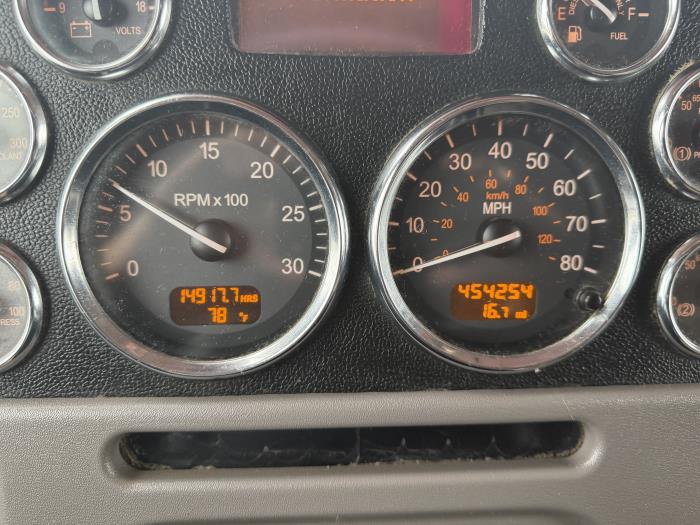 2020 Peterbilt 389-33