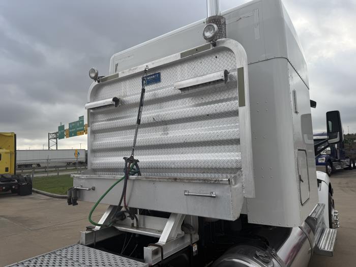 2020 Peterbilt 579-15