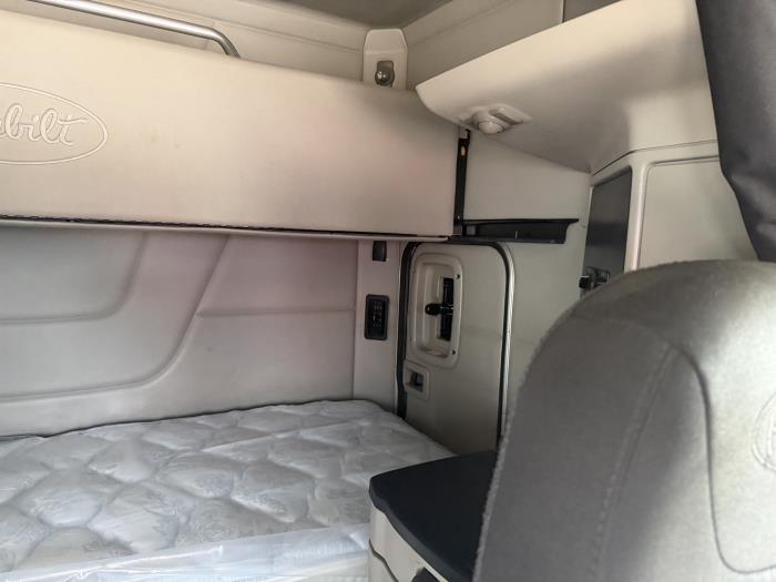 2020 Peterbilt 579-31