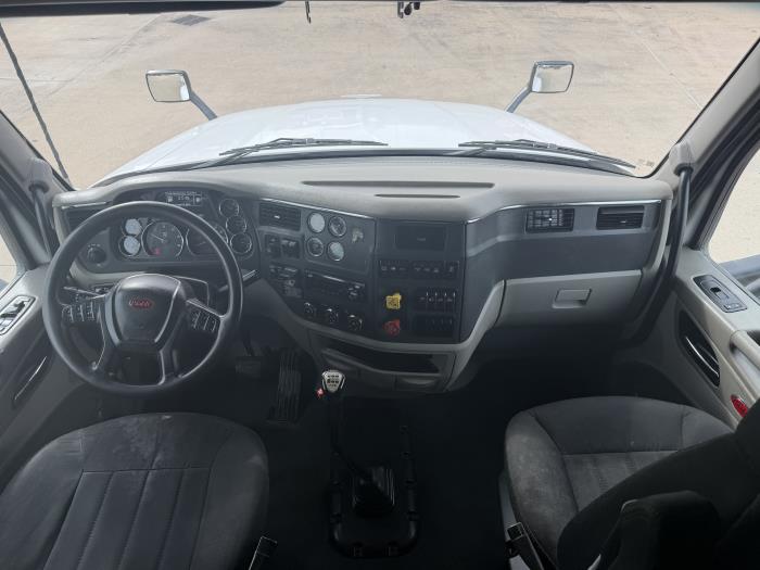 2020 Peterbilt 579-32