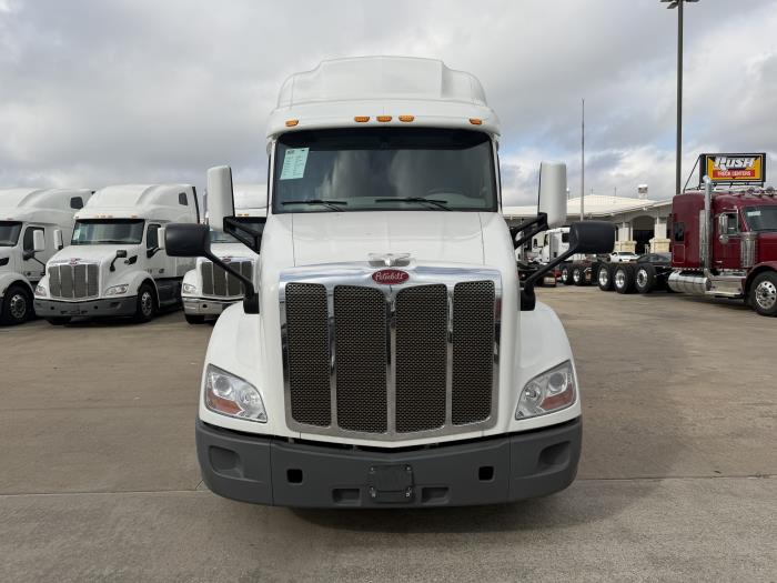 2021 Peterbilt 579-8