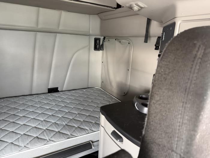 2021 Peterbilt 579-33