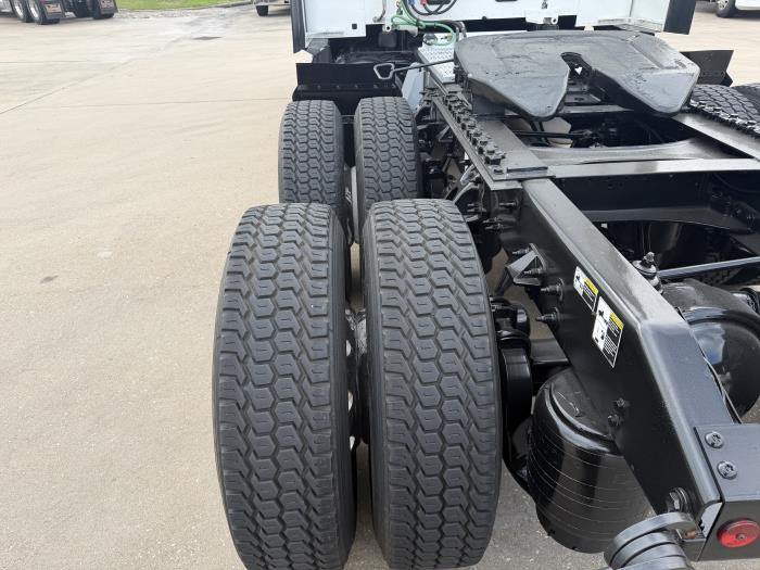 2024 Peterbilt 579-11