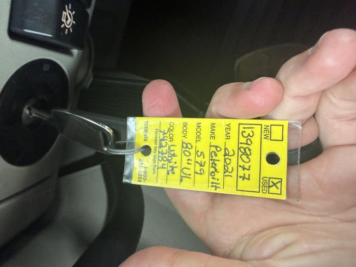 2021 Peterbilt 579-40