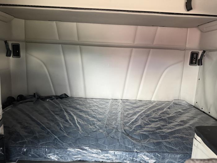 2024 Peterbilt 579-31