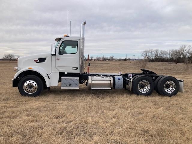 2027 Peterbilt 567-4