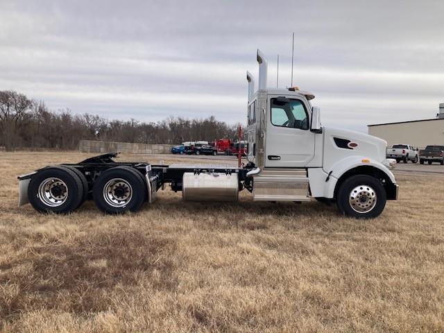 2027 Peterbilt 567-8