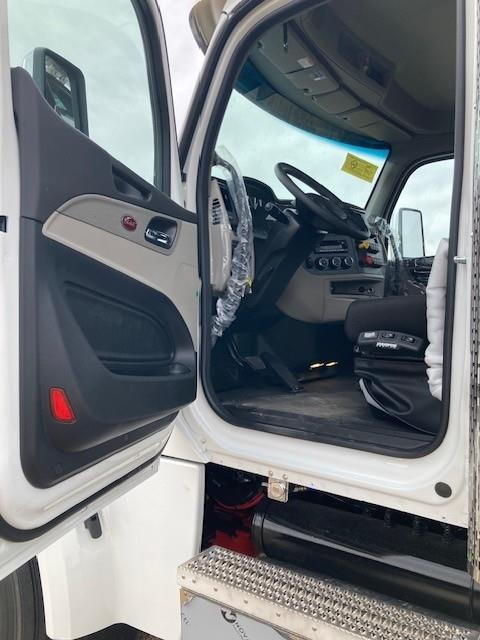 2027 Peterbilt 567-10
