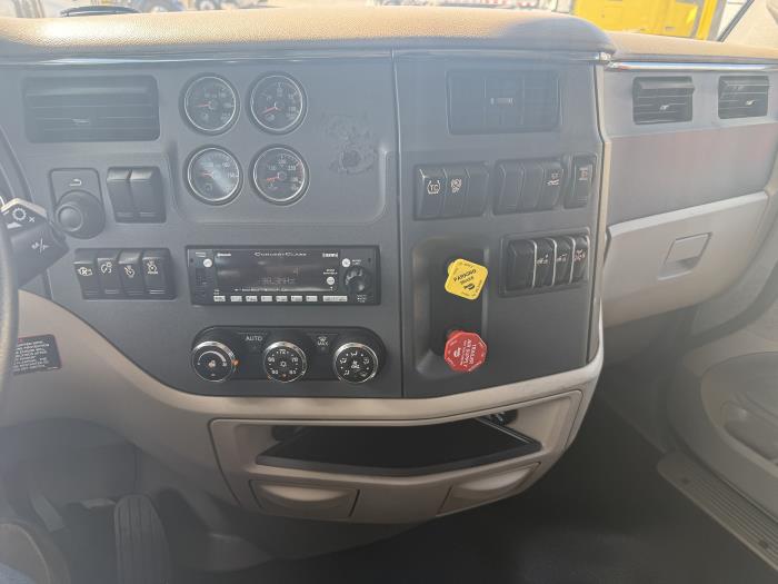 2022 Peterbilt 579-6