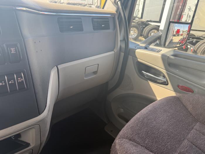 2022 Peterbilt 579-7