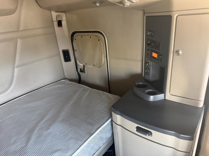 2022 Peterbilt 579-13