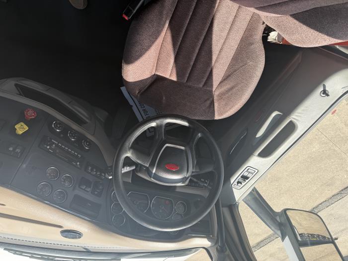 2022 Peterbilt 579-15