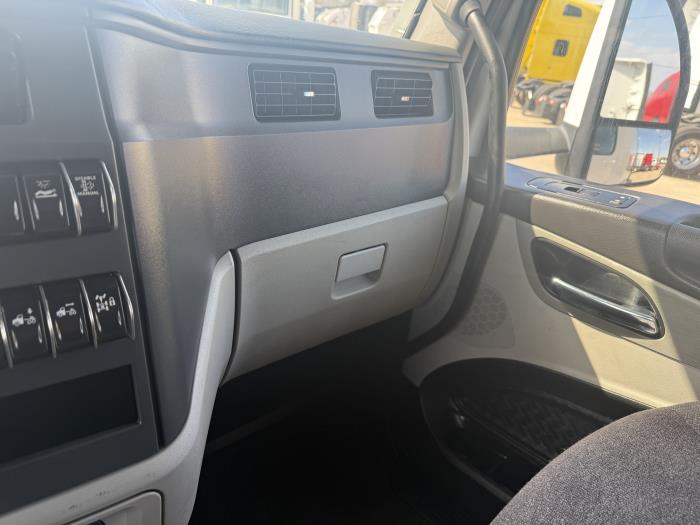 2024 Peterbilt 579-8