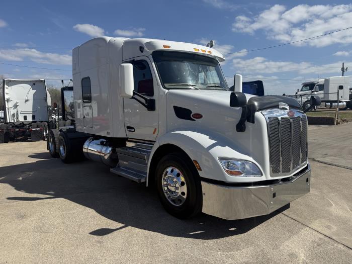 2022 Peterbilt 579-26