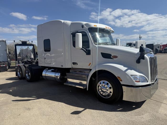 2022 Peterbilt 579-27