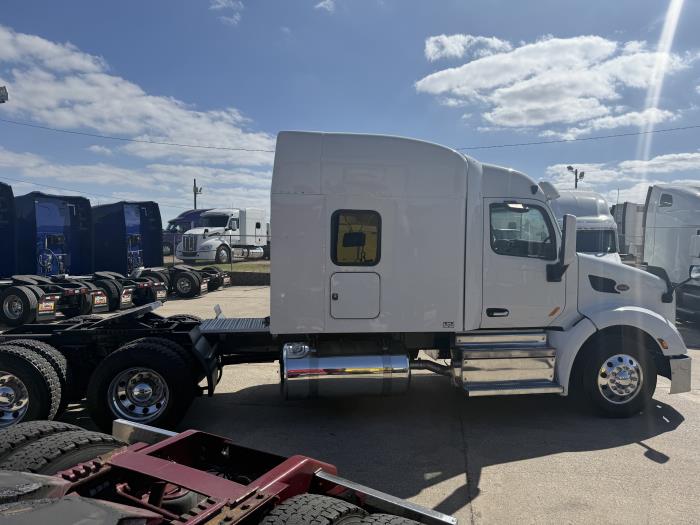 2022 Peterbilt 579-29