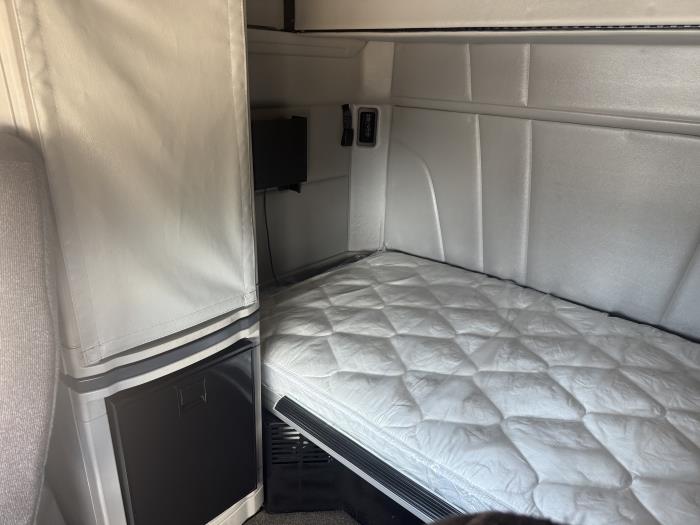 2024 Peterbilt 579-11