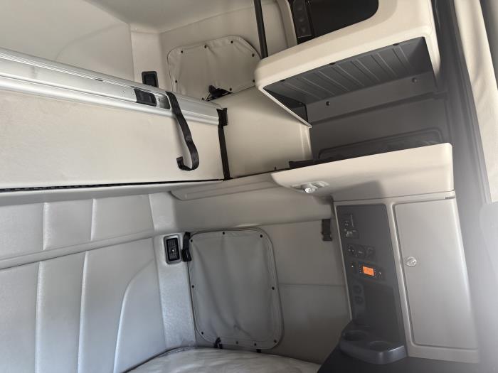 2024 Peterbilt 579-13