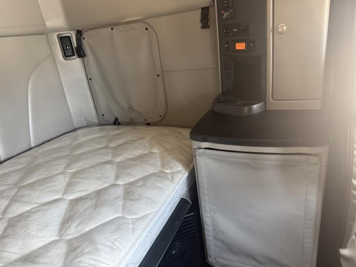 2024 Peterbilt 579-14