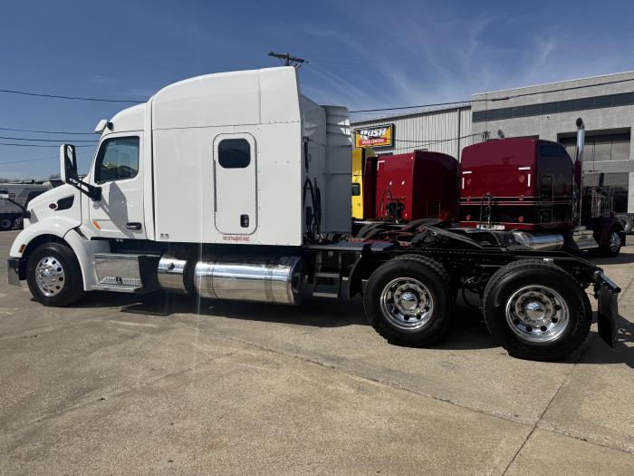 2022 Peterbilt 579-37