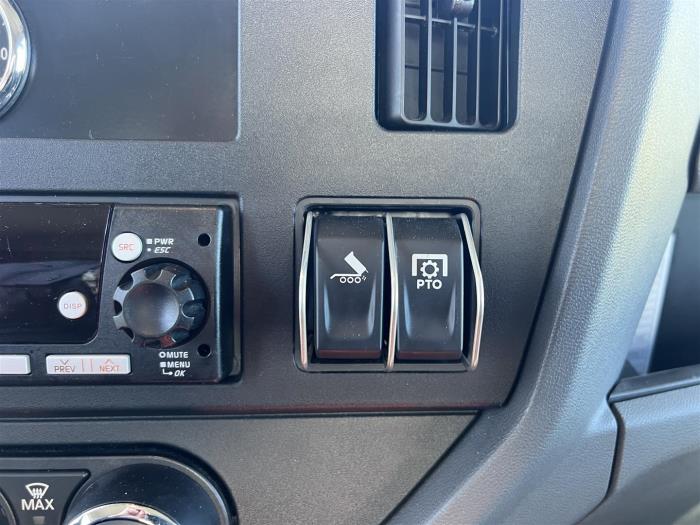 2026 Peterbilt 548-22